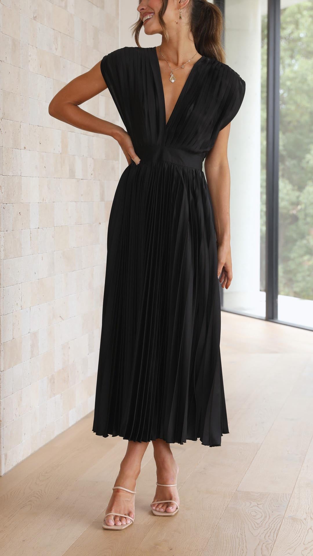 Maria - Elegante Faltenjurk
